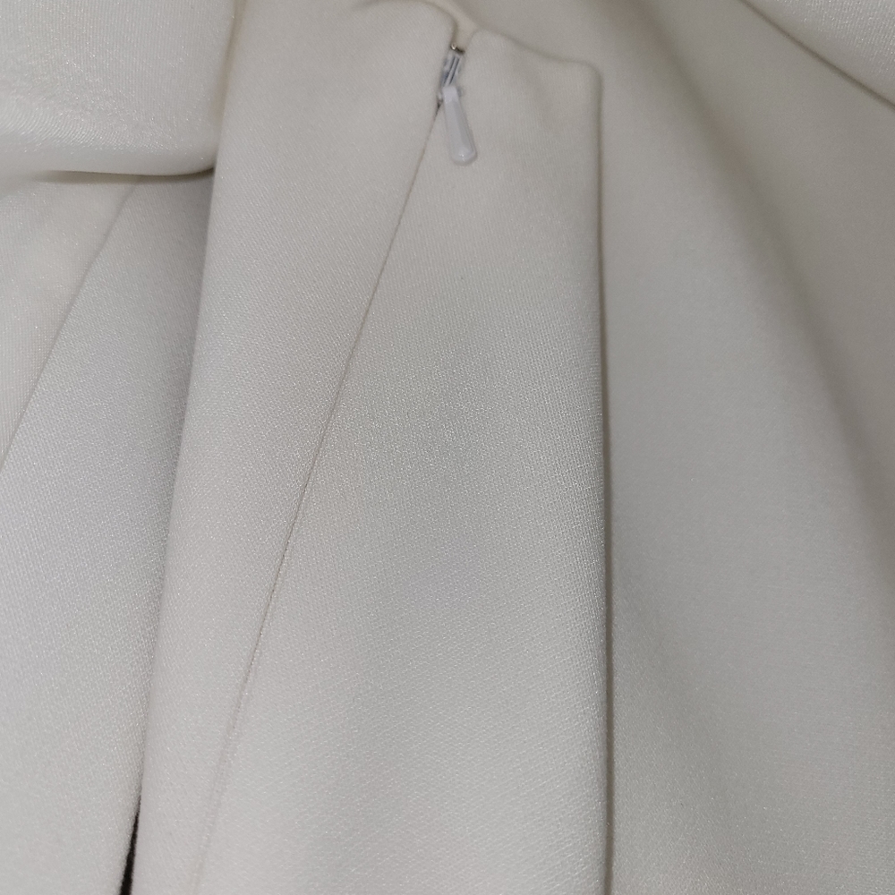 Black Halo White Dress - Picture 7 of 8